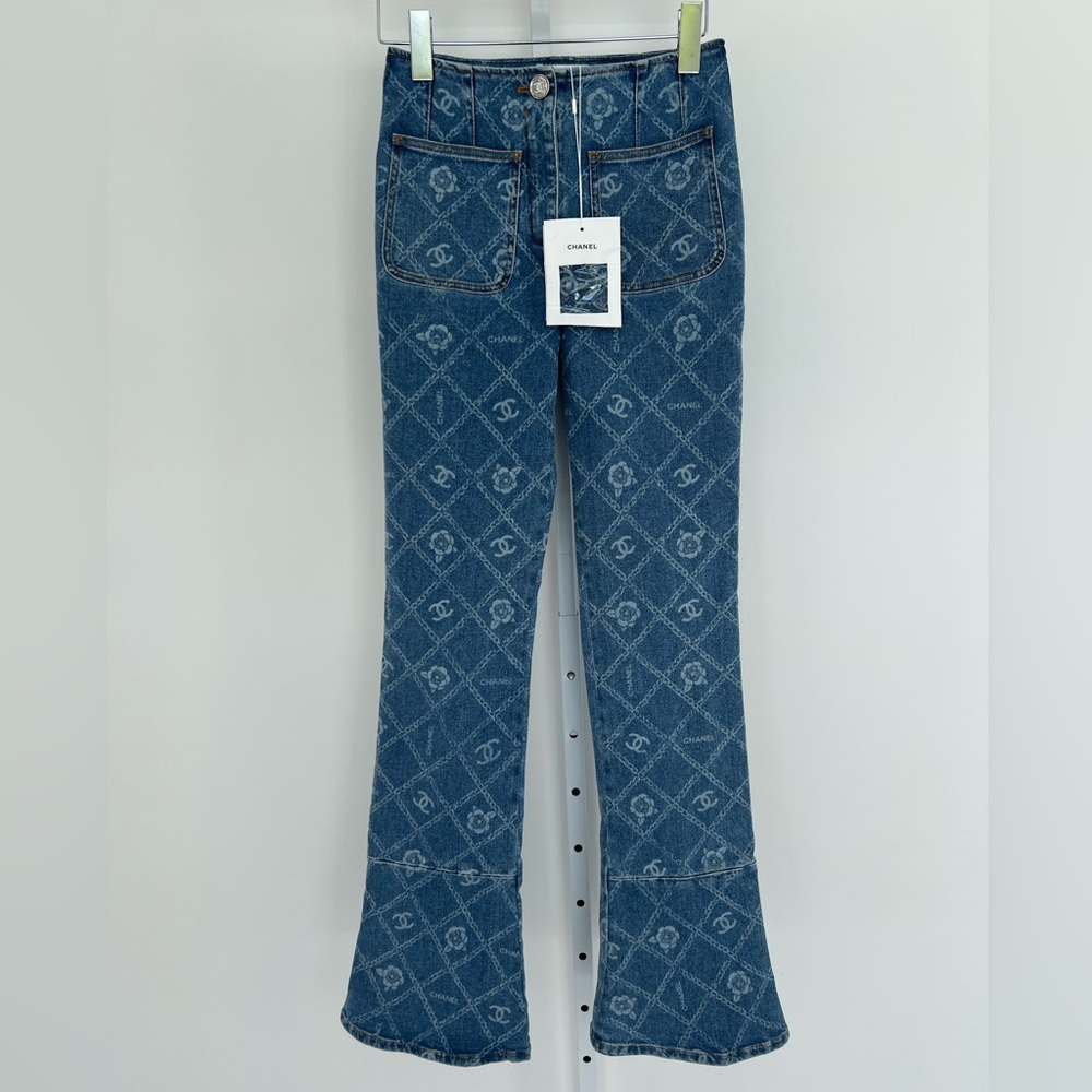 CHANEL 23A RUNWAY CC CAMELLIA BLUE JEANS SIZE FR 36 / US 4 NWTS!